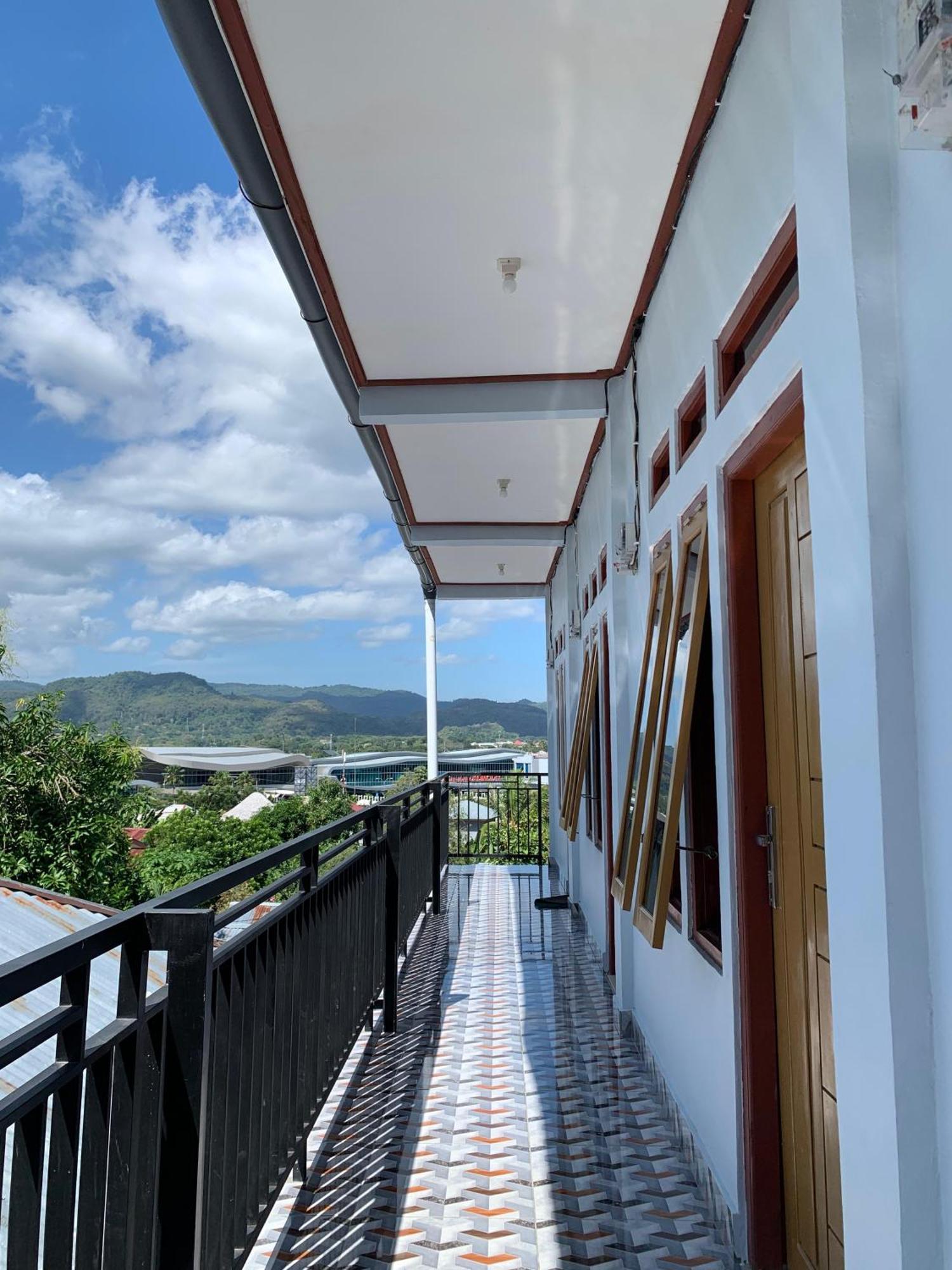 Bertus Guesthouse Labuan Bajo Eksteriør bilde